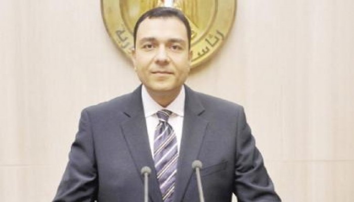 الرئاسة تنفى الشائعات بشأن إقالة حكومة قنديل وتعيين السيسى بدلاً منه