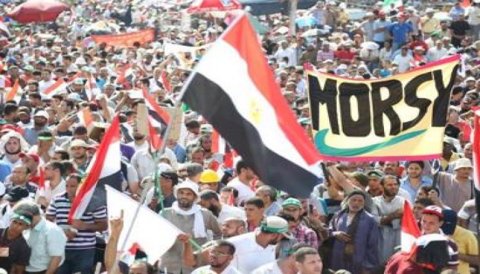 عشرات الآلاف من الصعايدة يصلون في مسيرة إلى "رابعة العدوية"