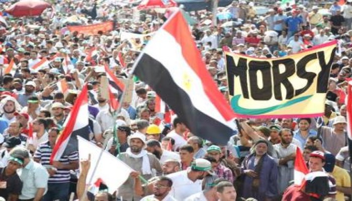 عشرات الآلاف من الصعايدة يصلون في مسيرة إلى "رابعة العدوية"