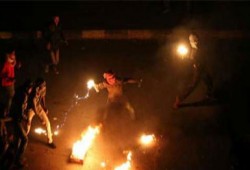 الشرطة والجيش يفضون تظاهرات تأييد الرئيس بالإسكندرية بالرصاص