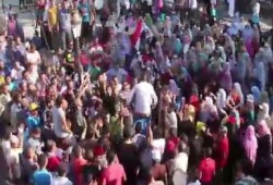 جموع مؤيدي الشرعية امام ديوان عام محافظة بني سويف و صور الرئيس علي الديوان