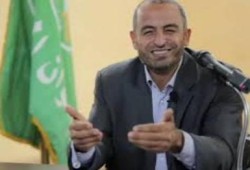 د. محمد وهدان من امام دار الحرس الجمهوري يطالب المتظاهرون بالثبات وعدم الانصراف