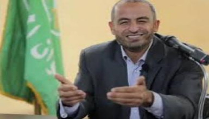 د. محمد وهدان من امام دار الحرس الجمهوري يطالب المتظاهرون بالثبات وعدم الانصراف