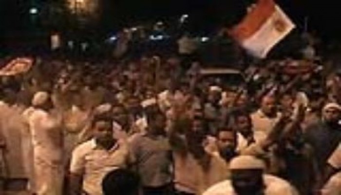 فيديو : سيل بشري من أبناء أسوان دعما للرئيس مرسي ورفضا للإنقلاب على الشرعية
