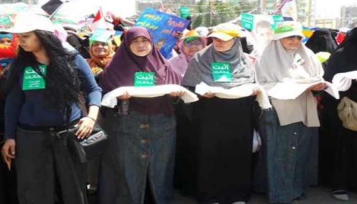 نساء  مصر بايعن  علي الموت حتي عودة الشرعية