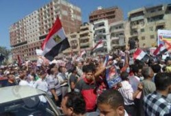 العسكر الخائن يسير علي خطي الوطني المنحل ويحشد عمال المصانع والعسكر