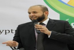 د. أحمد عارف: معتصم بميدان رابعة العدوية ولا صحة لاعتقالي