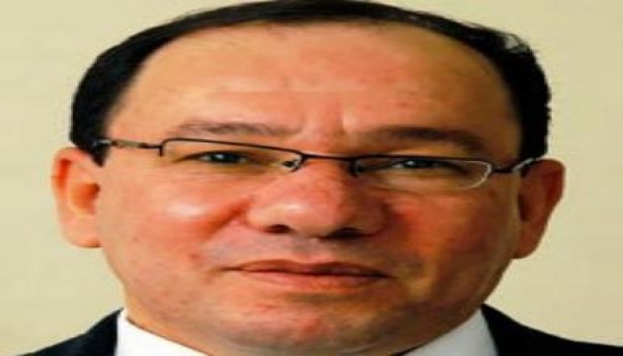 وائل قنديل يكتب: ثوار كاذبون.. وعسكر