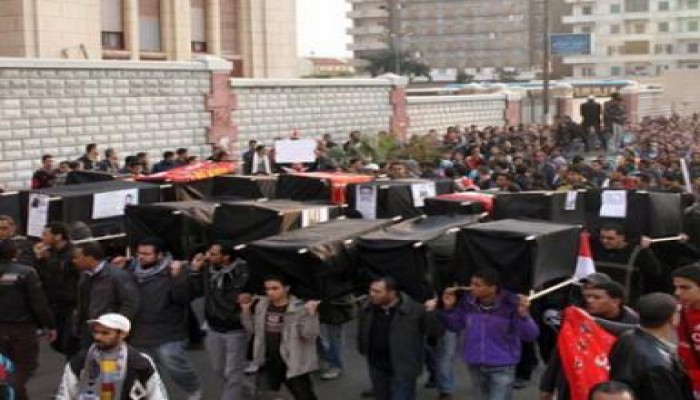 مسيرة النعوش والأكفان تهز شوارع القاهرة ودموع المصريين تنهال بغزارة