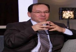 محامي حمدي الفخراني يطالب باعتقال وائل قنديل بسبب مقال ثوار كاذبون.. وعسكر