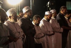 صورة وتعليق " هنا رابعة "