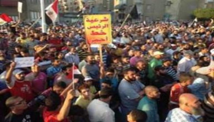 الآلاف يواصلون التظاهر في بورسعيد اعتراضاً على الانقلاب العسكري