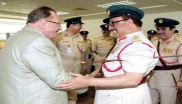 مفجأة من العيار الثقيل :عم الخائن السيسي يعمل مساعداً لضاحي خلفان وكان على علم بالانقلاب!