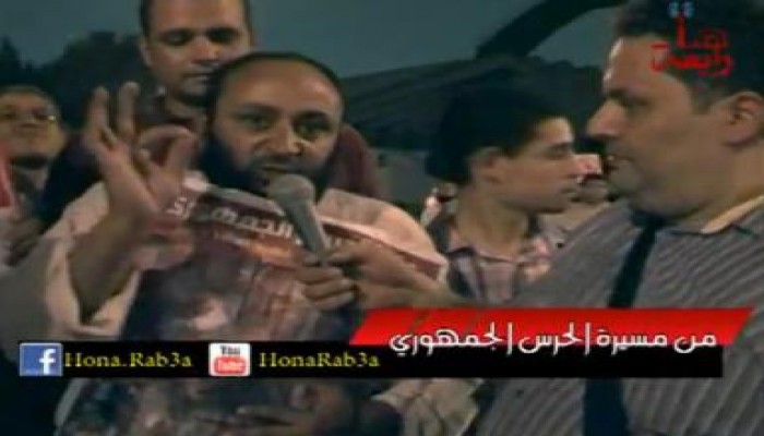 رسالة من أحد المعتصمين برابعة إلى الانقلابيين: "أنتم تحرقونن اغصان الزيتون" (متلفز)