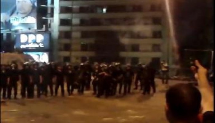 الشرطة تعتدي علي مليونية الصمود برمسيس (متلفز)