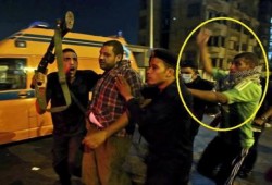 الامن يطلق قنابل الغازعلى المتظاهرين برمسيس ويستعين ببلطجية للاعتداء على المعتصمين