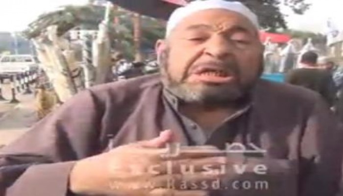 رجل في العقد الثامن من العمر ... يلخص المشهد كله (متلفز)