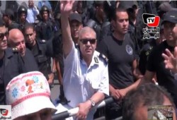 بالفيديو فضيحة الداخلية البلطجية يتحرشون يالصحفيين بإشارات إباحية