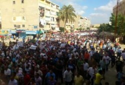 الإيكونوميست: استمرار مظاهرات دعم الشرعية تضع الانقلابيين على "فوهة بركان"