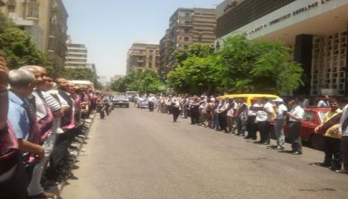 وقفة لأعضاء هيئة تدريس جامعات مصر ضد ‏الانقلاب بحضور كبار الأساتذة الجامعيين (صور)