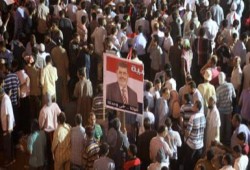 إخلاء دار القضاء العالي من العاملين بها بسبب كثرة الحشود المؤيدة للرئيس