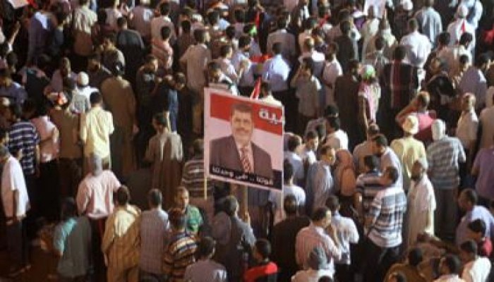 إخلاء دار القضاء العالي من العاملين بها بسبب كثرة الحشود المؤيدة للرئيس