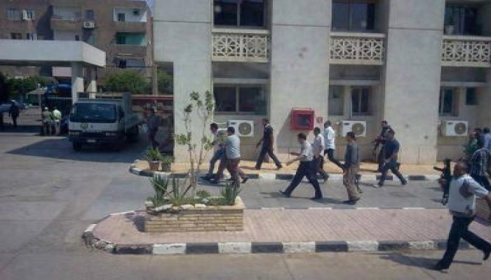 أمن السيسي يعتقل طبيب بالمستشفي الميداني برابعة العدوية (صور)