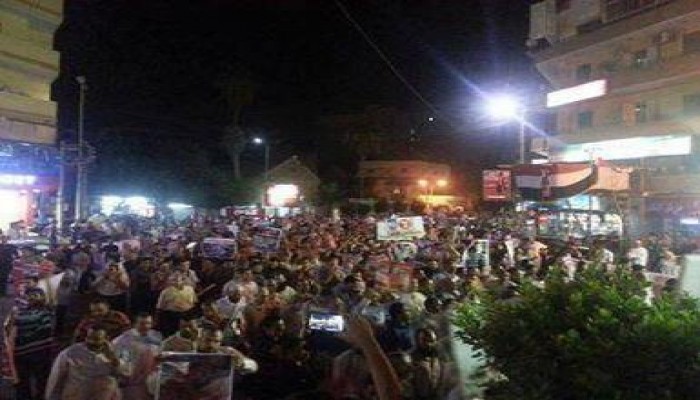 مسيرات الشرعية بطنطا تمر من أمام  مبني أمن الدولة  وترسم جرافيتي ضد السيسي علي أسواره