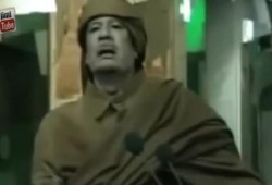 بالفيديو السيسي  علي خطي القذافي " مش هتقدر تبطل ضحك "