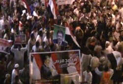 حشود هائلة من المتظاهرين في مليونية الفرقان بقنا (متلفز)