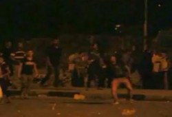 بالفيديو قوات امن بزي مدني في حمايه الامن المركزي ينفذون اوامر السيسي بقتل المعتصمين