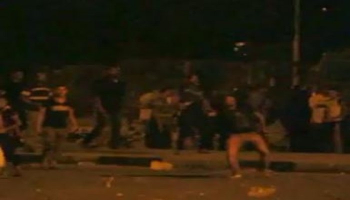 بالفيديو قوات امن بزي مدني في حمايه الامن المركزي ينفذون اوامر السيسي بقتل المعتصمين