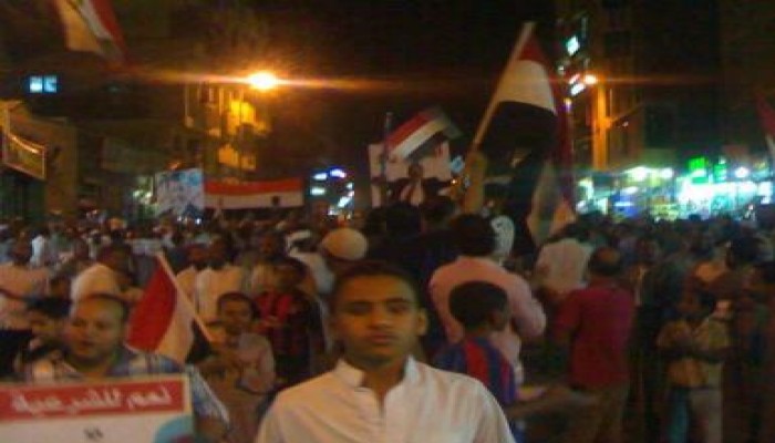 عشرات الآلاف بأسوان يحتشدون للتنديد بمجزرة "المنصة"