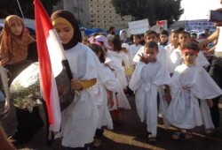 مسيرة بالأكفان لأطفال مصر" صور "
