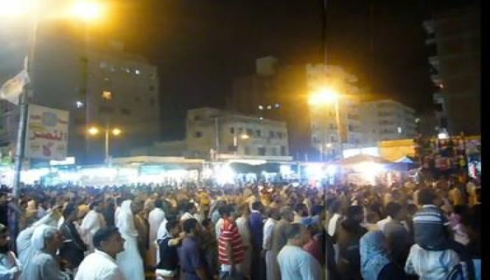 مسيره نعوش بمطروح تهتف ضد العسكر أمام تجمعات الجيش (فيديو)