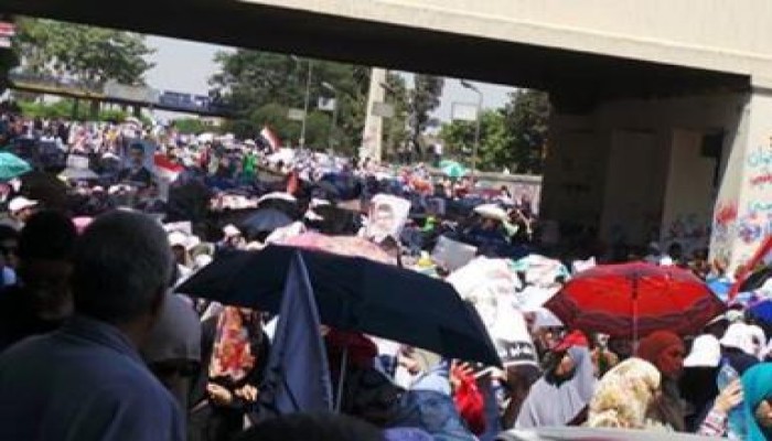 مسيرة نسائية حاشدة تهتف: يا جنود يا جنود.. إحنا اخوتكوا مش يهود