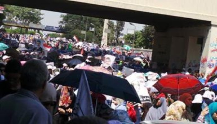 مسيرة نسائية حاشدة تهتف: يا جنود يا جنود.. إحنا اخوتكوا مش يهود