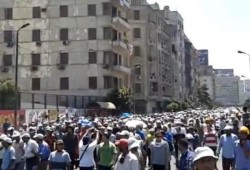 مسيرة حاشدة تنطلق من رمسيس في مليونية الشهداء (متلفز)