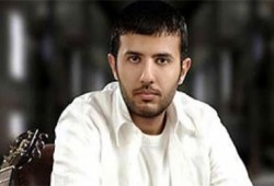 حمزة نمرة يسخر من اعتذار "أشتون" عن إكمال المؤتمر الصحفي