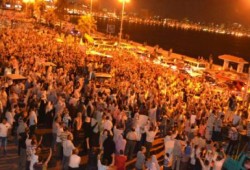 الاسكندرية تنتفض ضد السيسي وعشرات الآلاف يجوبون شوارع المدينة (صور)