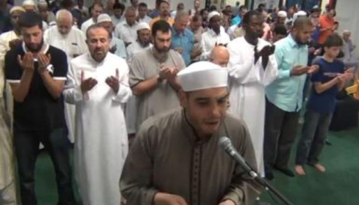 دعاء من دالاس تكساس بأمريكا على السيسي وبشار (فيديو)