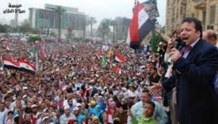 حاتم عزام : إشتغال المؤسسة العسكرية بالسياسة يهدد الأمن القومي المصري