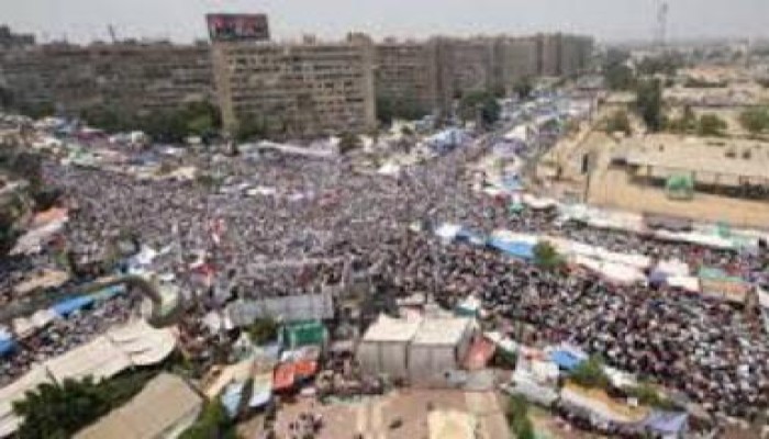 أهالي رابعة للخائن السيسي : سنحمي المعتمصين بصدورنا