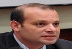 حاتم صالح : إذا تمسكت بالمبادىء فستكسب كل يوم أنصارا