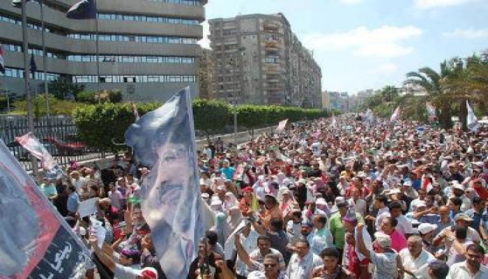 عشرات الآلاف يتظاهرون أمام مديرية الأمن الأسكندرية
