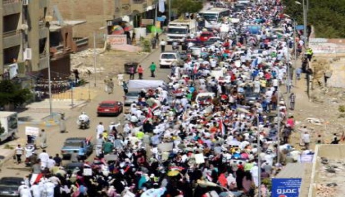 بالفيديو.. ثوار السويس يواصلون انتفاضتهم