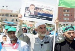 صورة وتعليق .. أسد يرفع صورة زعيم