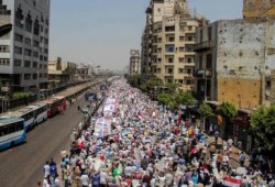 كثرة المتظاهرين تؤدي لقطع طريق مصر إسكندرية الصحراوي