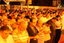 بالفيديو.. عشرات الالاف بالمنصورة ينددون بالانقلاب فى مليونية "ليلة القدر"