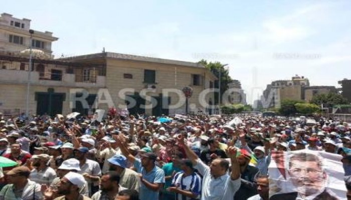 الآلاف أمام مبنى محافظة القاهرة احتجاجا على  تعيين "حسام بدراوي" محافظا